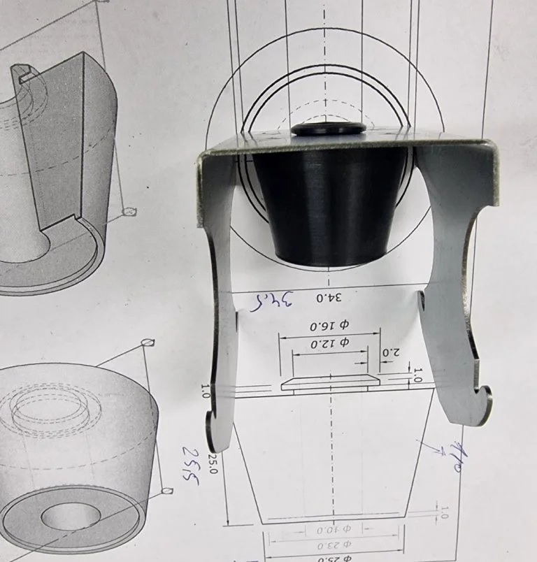 Гумен антивибрациски држач